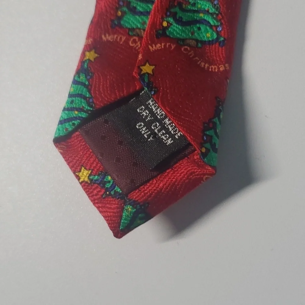Festive Red and Green Christmas Tree Tie Cape‎ Cod Neckwear Xmas Holiday